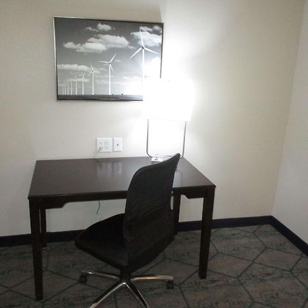 Best Western Plus Mcpherson Екстер'єр фото