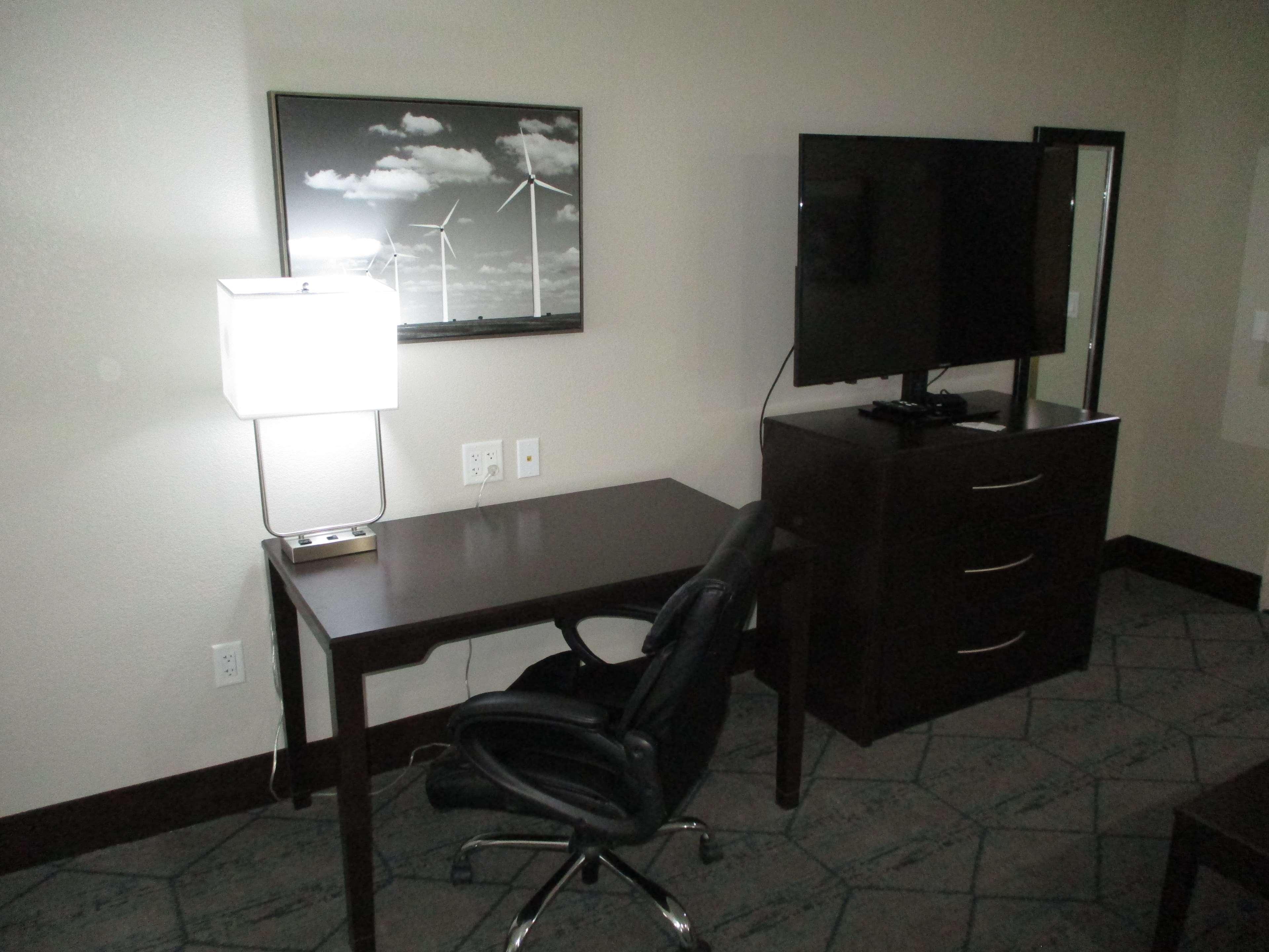 Best Western Plus Mcpherson Екстер'єр фото