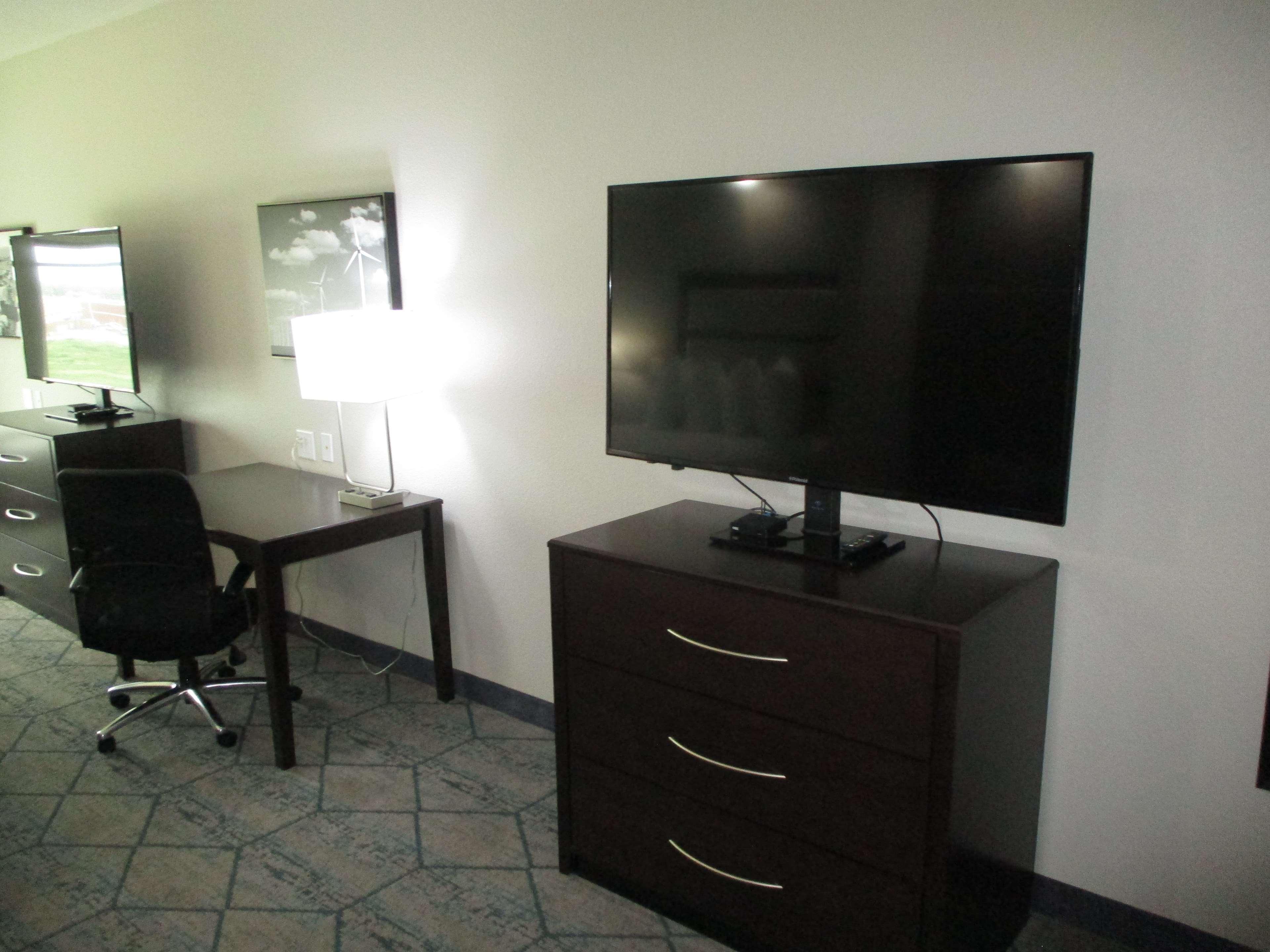 Best Western Plus Mcpherson Екстер'єр фото
