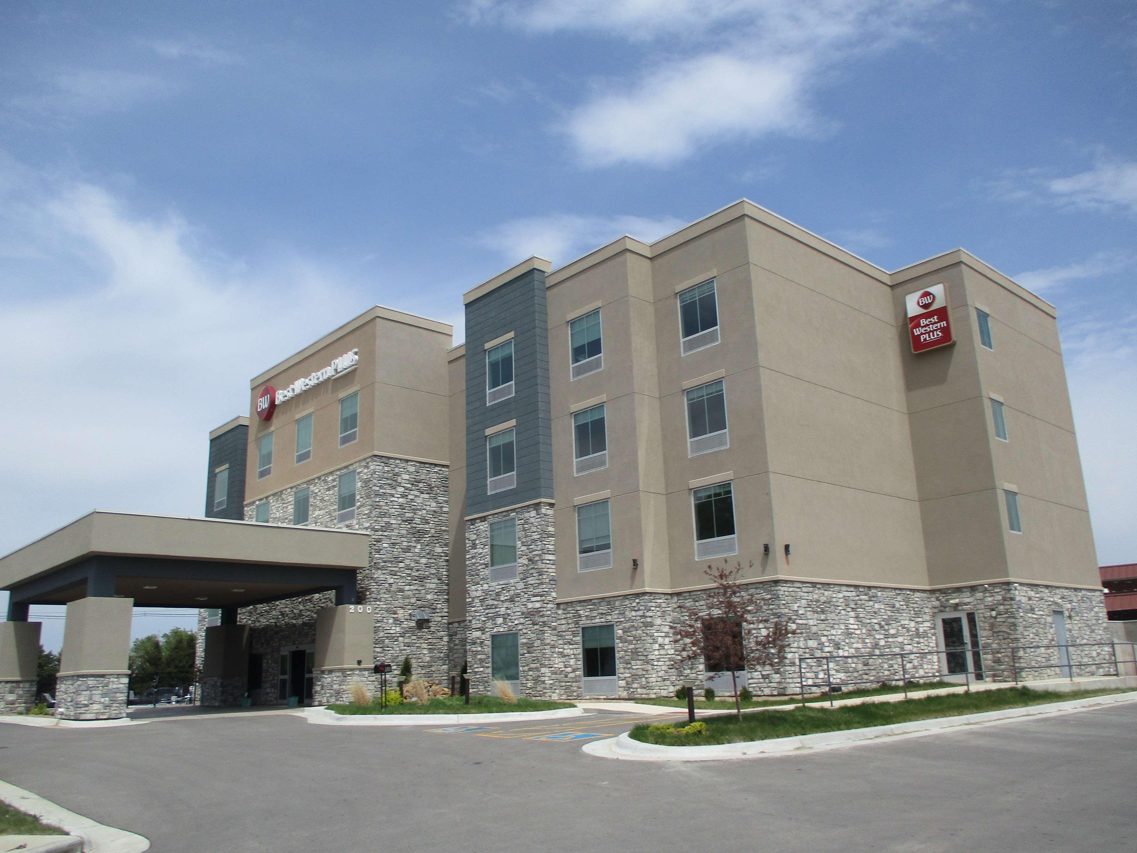 Best Western Plus Mcpherson Екстер'єр фото