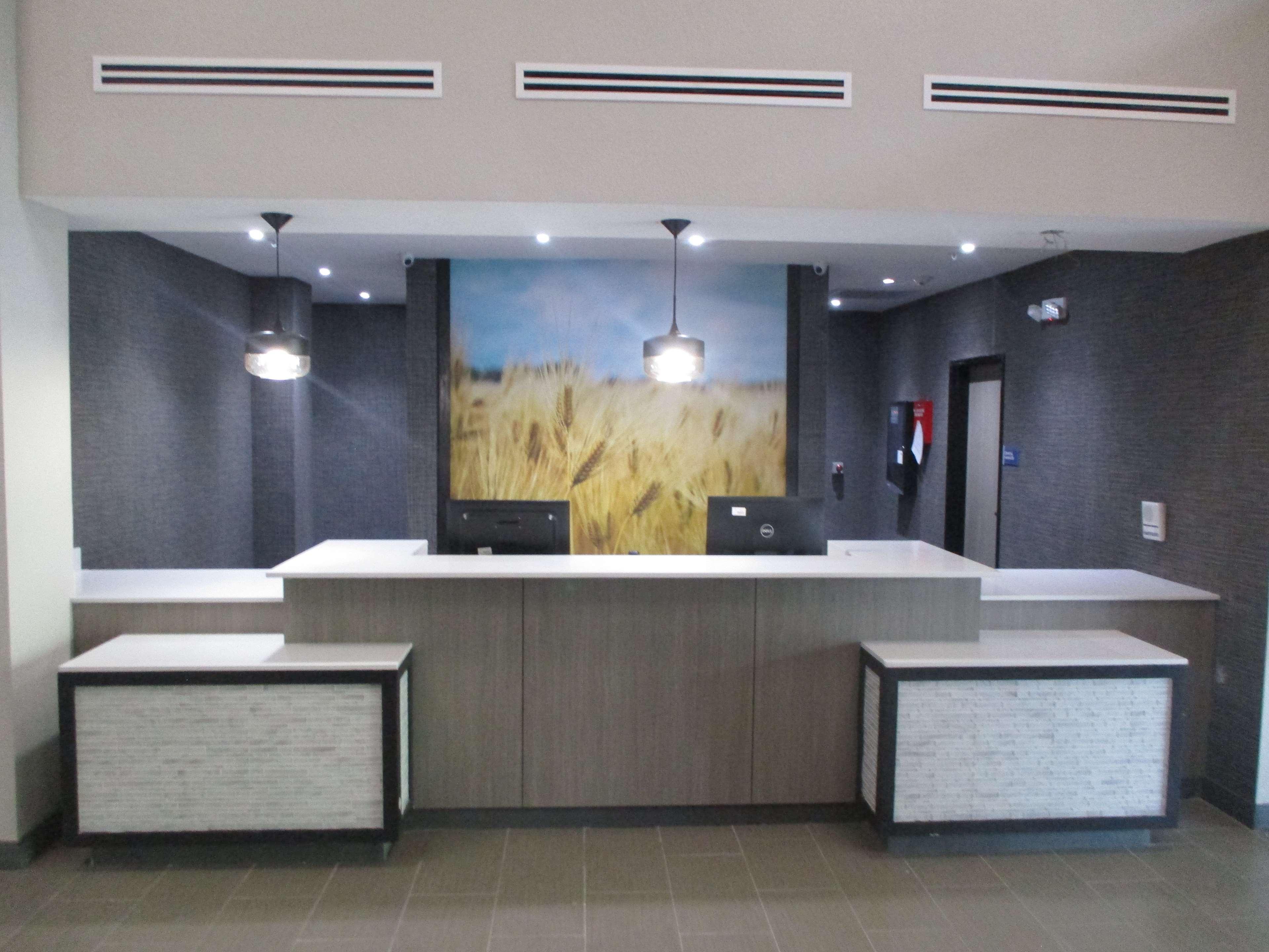 Best Western Plus Mcpherson Екстер'єр фото